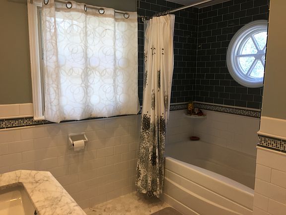2nd image of 1717 Norton Pl