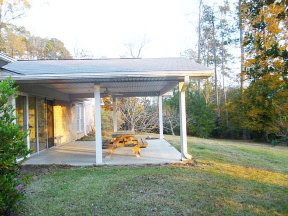 4th image of 904 East St