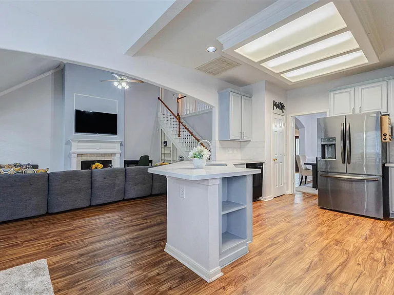 1606 Barrington Hills Ln — Photo 15