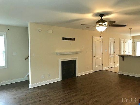 3rd image of 134 Colonnade St