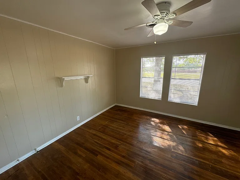 800 Audra Ln — Photo 23