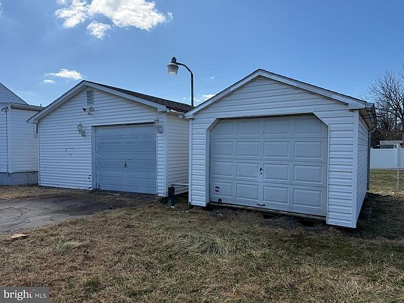 5th image of 1213 Willow Rd