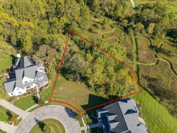 6483 W Deerfield Ct, Zionsville, IN 46077