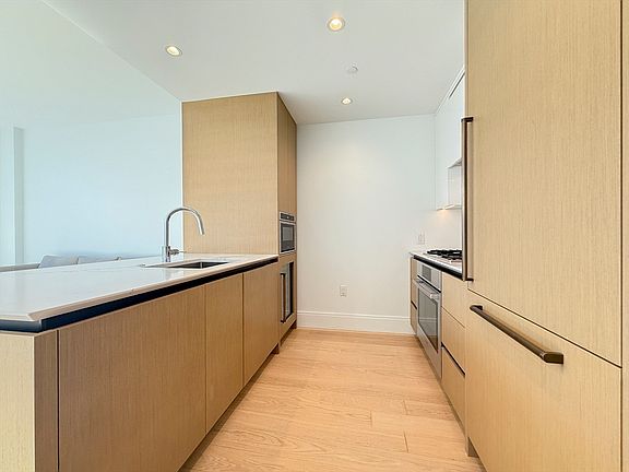 4th image of 380 Harrison Ave Unit 1007