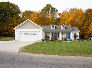 9674 Lakeside Dr, Perrinton, MI 48871