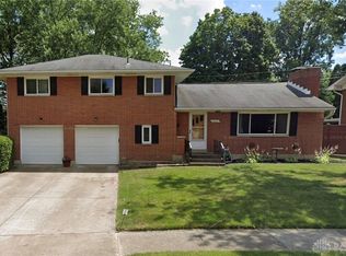 824 Lovetta Dr, Dayton, OH 45429