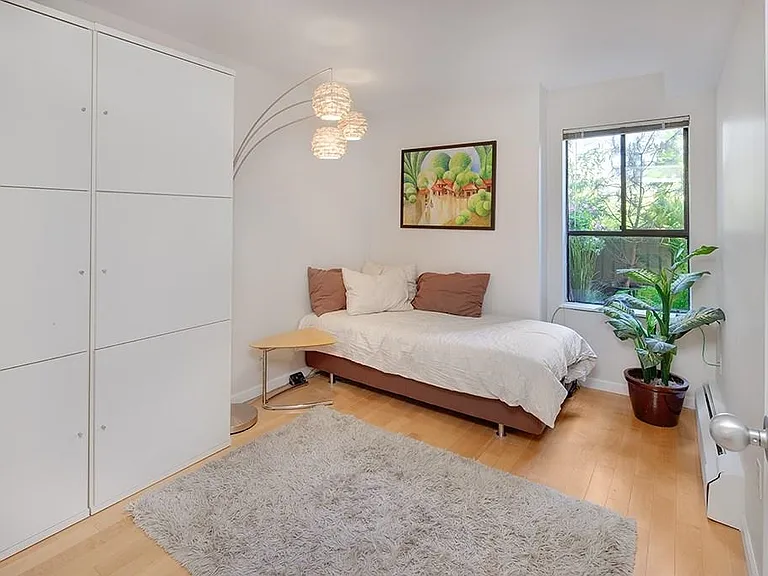 1215 Pacific St #20 — Photo 4