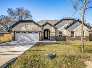 911 Robin Hood Blvd, Mesquite, TX 75149