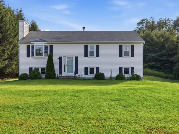 12 Constance Drive, Londonderry, NH 03053