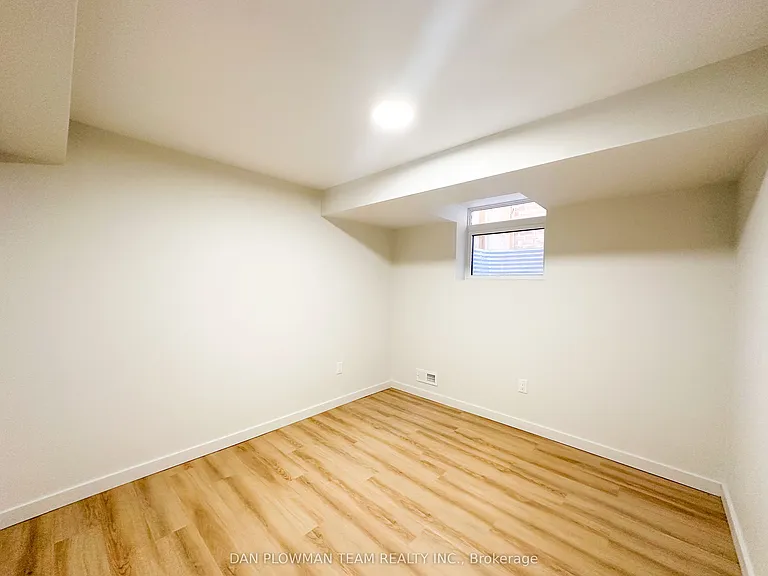 813 Groveland Ave #BASEMENT — Photo 11