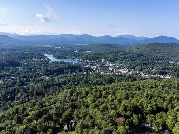 63 Palisades Pkwy, Saranac Lake, NY 12983