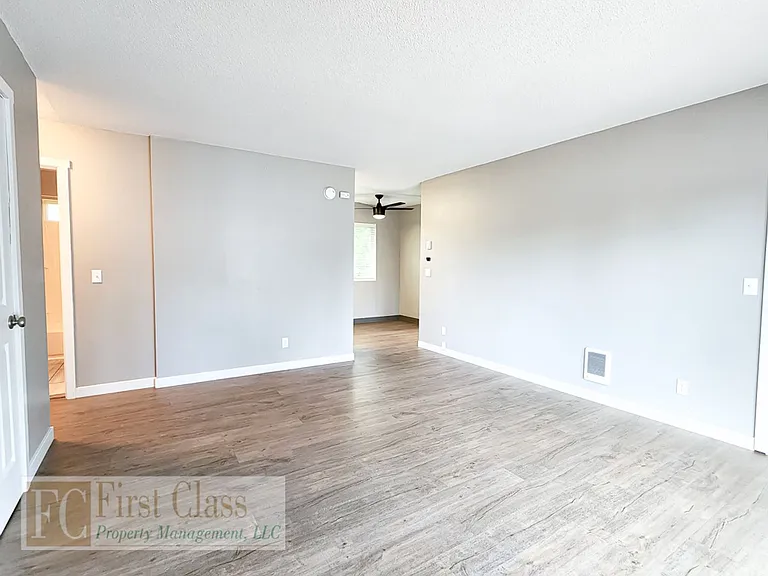 Westview Terrace — Photo 11