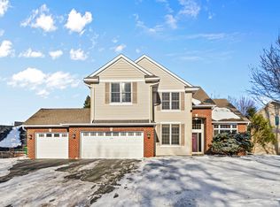 1517 Covington Ln, Eagan, MN 55122