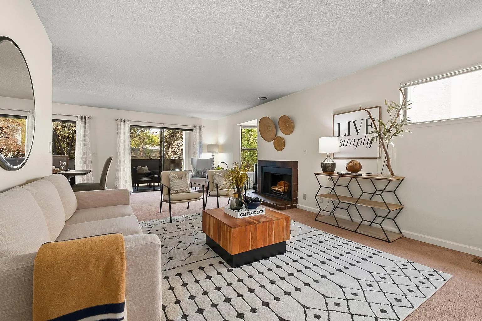 1713 Dalessi Dr photo 1