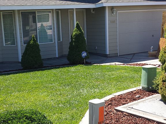 4th image of 8108 Langara Dr