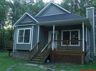 221 Maple Dr, Shohola, PA 18458