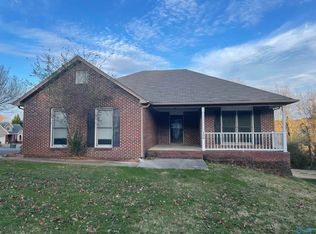 205 Shadowbrook Ln NE, Huntsville, AL 35811