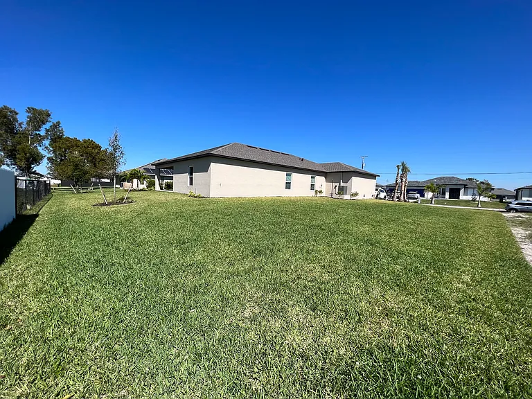 326 SW 31st Ave — Photo 3