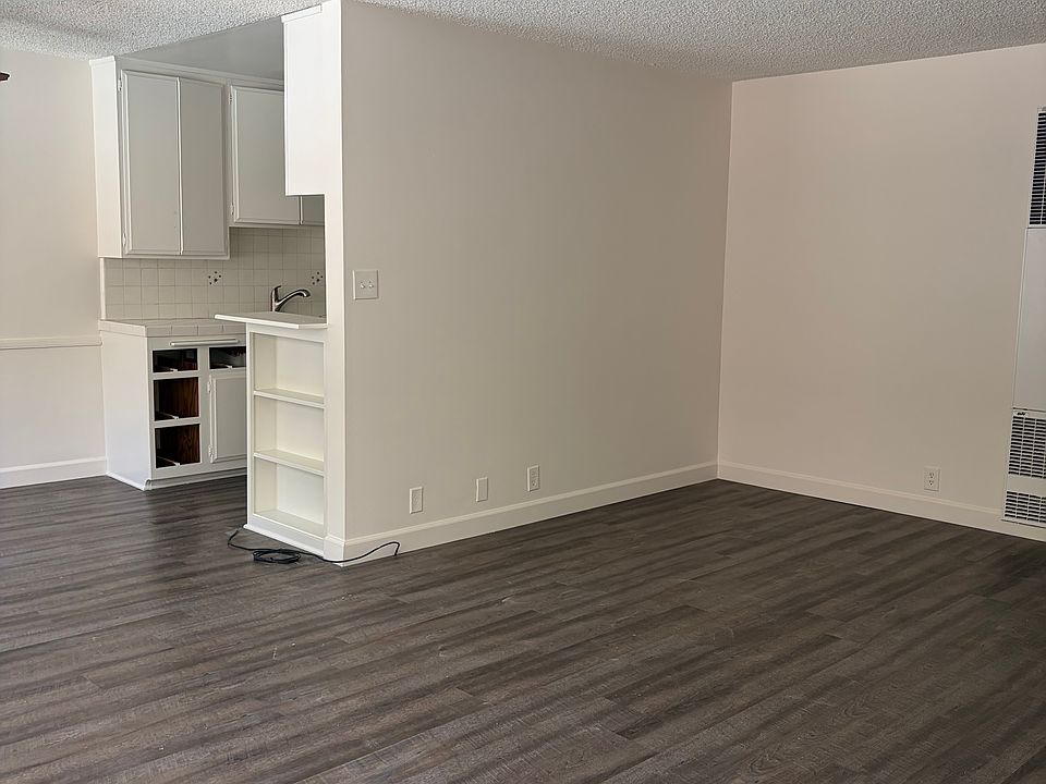 1st image of 847 9th St APT 4