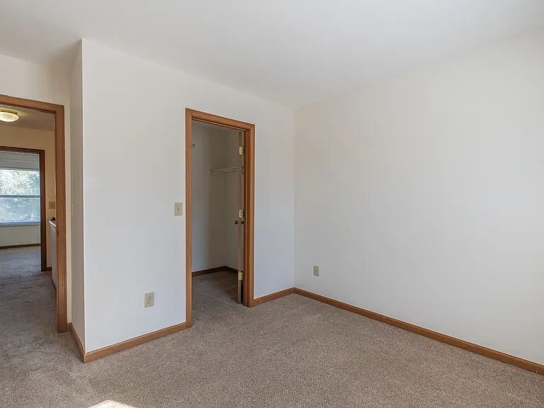 240 Richards Dr — Photo 31