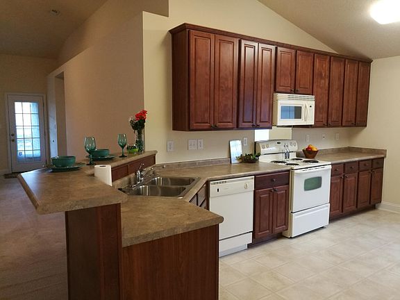 3rd image of 104 Acacia Trail Dr