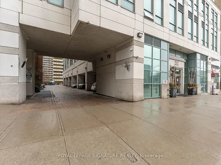 212 Eglinton Ave E #1411 — Photo 32