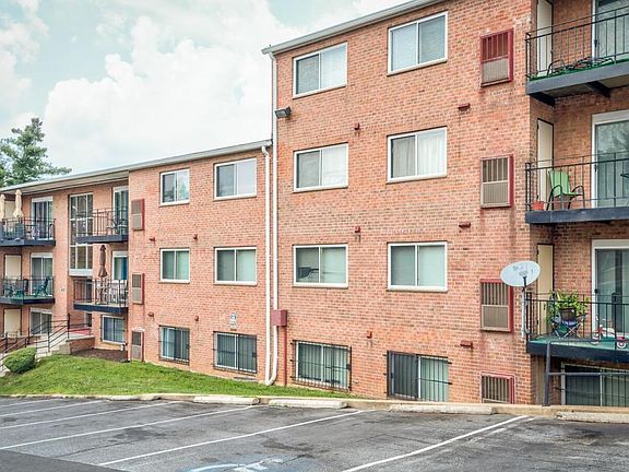 4th image of 2339 Green St SE #102