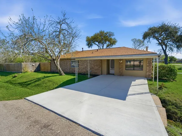 4803 E 28th St, Dickinson, TX 77539