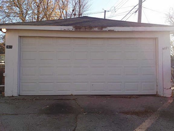 4th image of 2827 Fremont Ave N