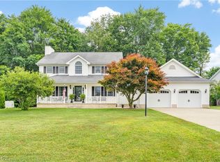 4760 Tree Line Trl, New Middletown, OH 44442