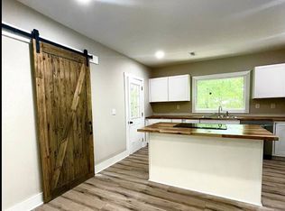 8015 N Tigerville Rd, Travelers Rest, SC 29690