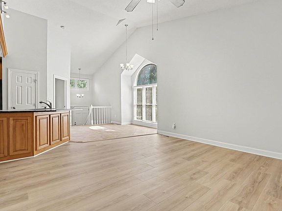 3rd image of 106 Kingsley Woods Dr