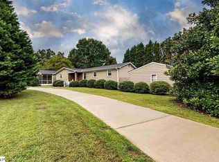 107 Tracy Ln, Simpsonville, SC 29681