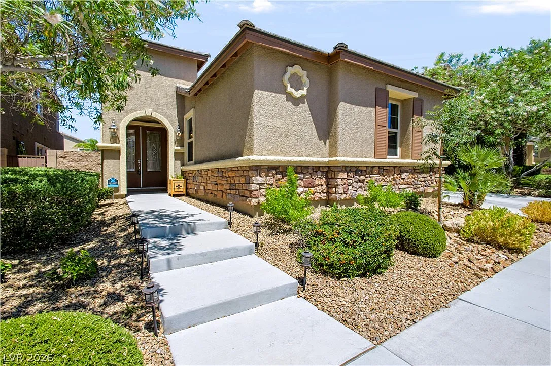 4 bed, 3.0 bath, 2754 sqft, $3,350 — Photo 1