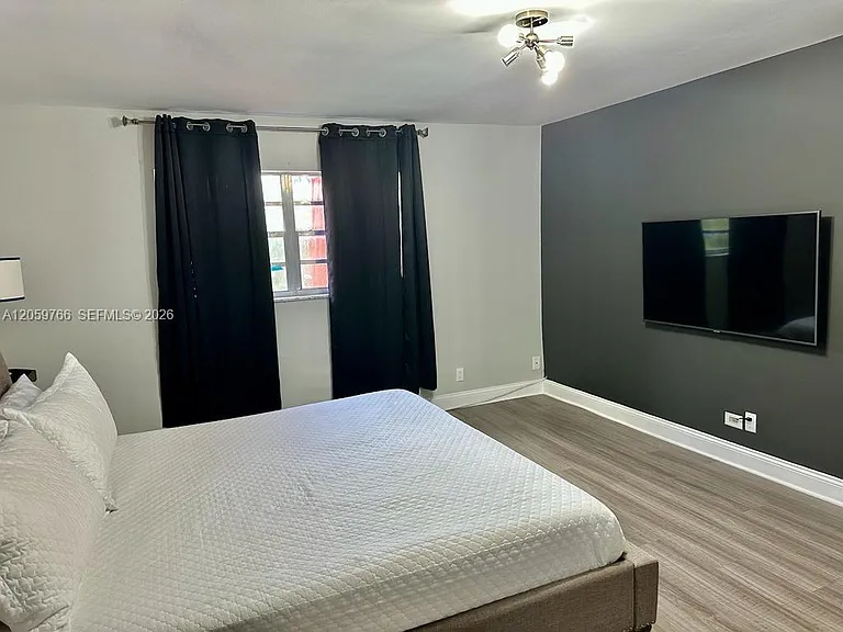 22605 SW 66th Ave #310 — Photo 12