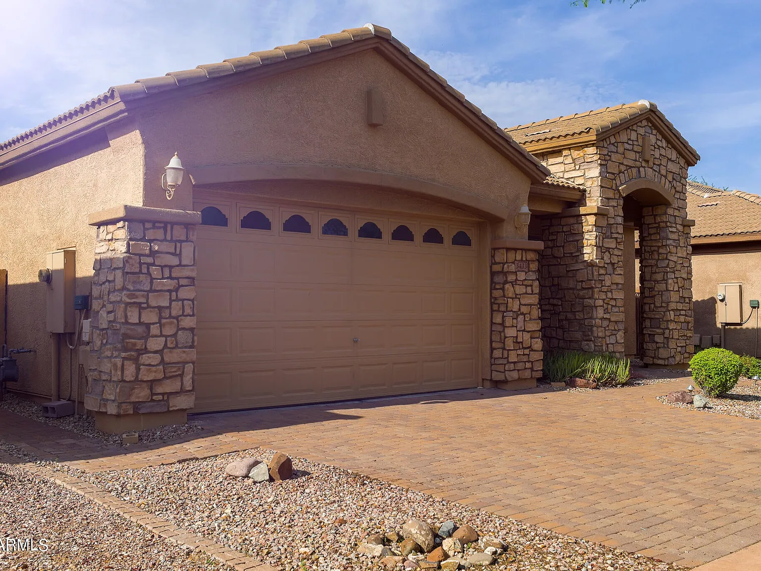 4 bed, 2423 sqft, $2,600 — Photo 2