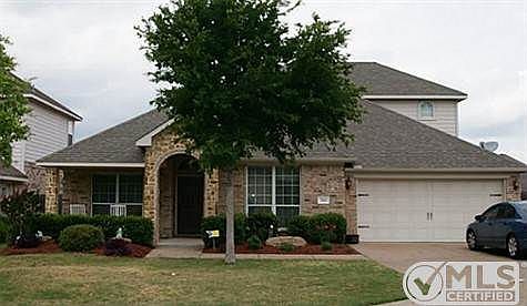 1st image of 206 Carriage Dr