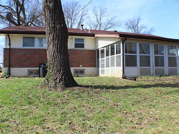 4th image of 9804 Duke Dr