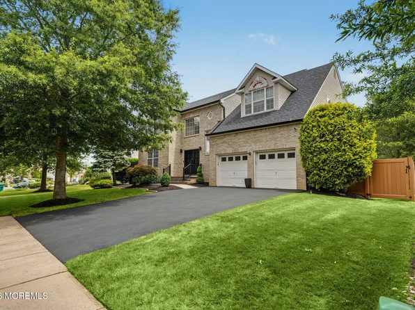 27 Goshawk Court, Morganville, NJ 07751