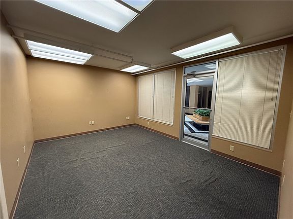 3rd image of 665 Philadelphia St #8/010