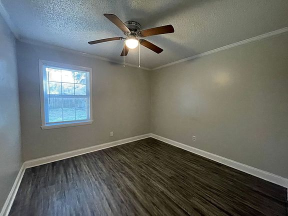 5th image of 126 Twinwood Dr