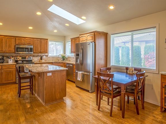 3rd image of 5606 W Newberry Dr