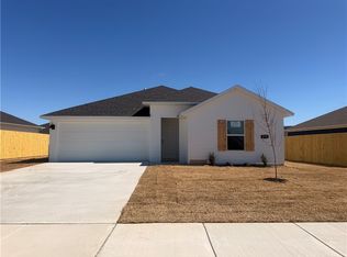 571 Raegan St, Prairie Grove, AR 72753