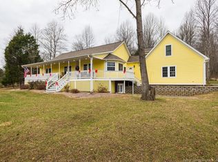 5422 E Bear Creek Rd, Pekin, IN 47165