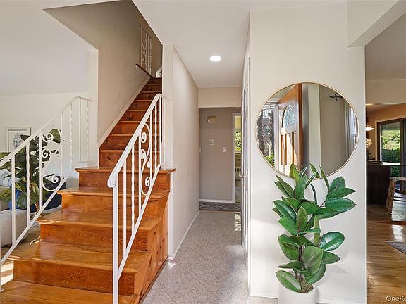 4th image of 2 Rockledge Road