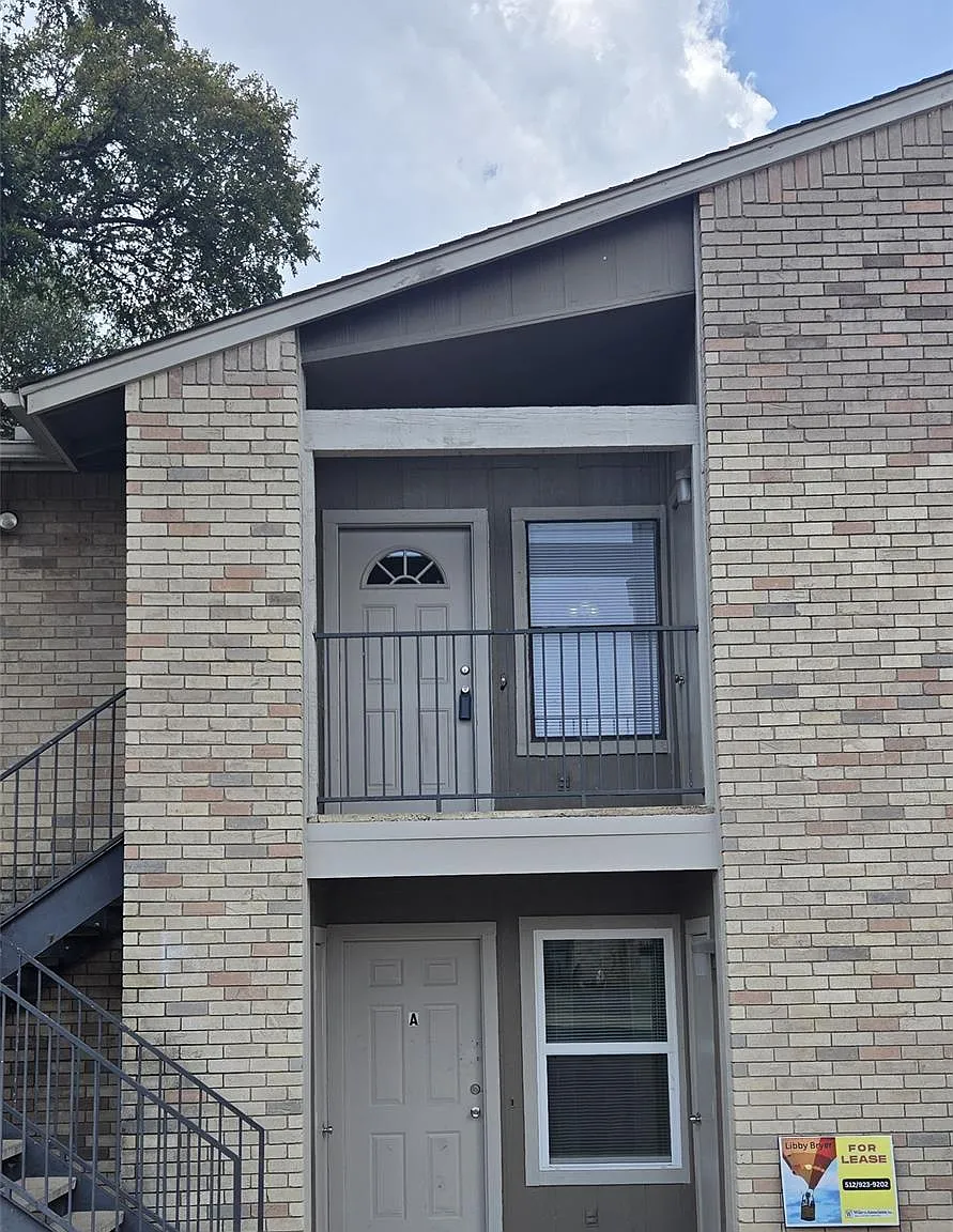 2 bed, 1.0 bath, 3360 sqft, $1,250 — Photo 3