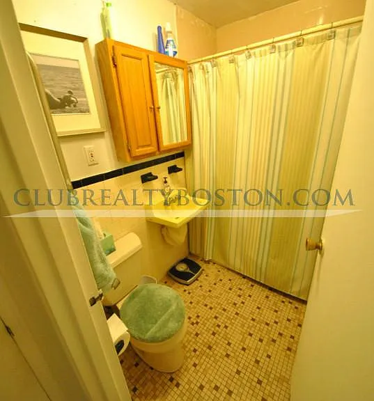 530 Washington St #11 — Photo 8