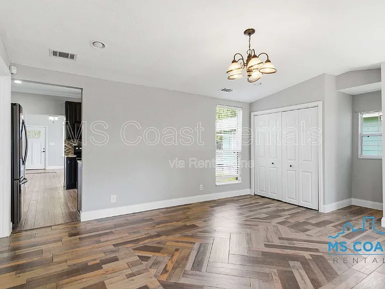 4319 Lewis St — Photo 11