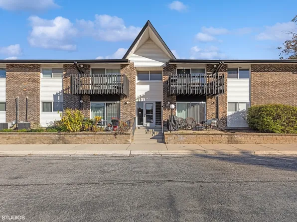 23A Kingery Quarter #203, Willowbrook, IL 60527