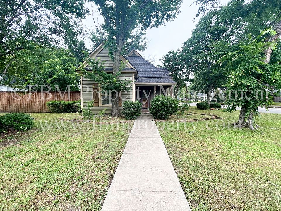 1st image of 119 W Marvin Ave